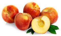 Origen de los melocotones  El melocotonero es originario de China.  Columela, Plinio y Macrobio lo describen con exactitud en el siglo I d.c.. Los melocotoneros también aparecen en frescos de Pompeya.  Los romanos llevan el melocotonero a las colonias, y entre ellas a España. Cultivado en época musulmana.  Su paso a América por obra de los españoles fue inmediato al descubrimiento.  Consta que en México, tan sólo 50 años después de la conquista (1571), el melocotonero era un árbol corriente.  Actualmente, el primer productor en Europa es España, luego Italia y Grecia. Estados Unidos lo es del Mundo.